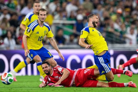 Rani Khedira goes into the book for a late one on Jesper Karlström.