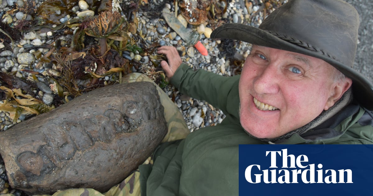 Оплакванията аматьорът ловец на вкаменелости Филип Джейкъбс беше изчистен от