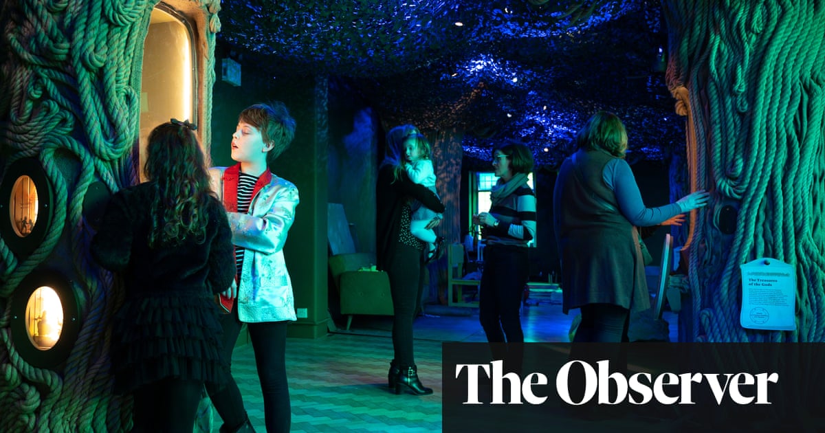 www.theguardian.com
