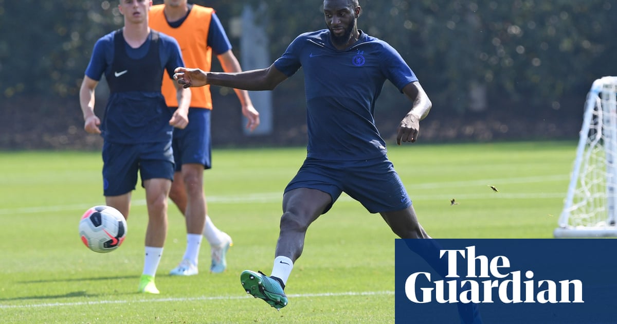 Milan keen to sign Bakayoko on loan but Chelsea want permanent deal