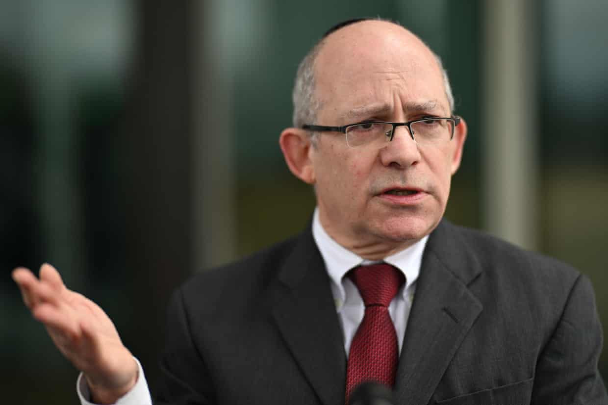 Hillel Newman 20 avqustda Kənberra Parlament Evinin qarşısında təsvir olunub. Foto: Lukas Coch/AAP