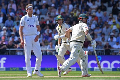 Stuart Broad struggling to break the Marnus Labuschagne and Travis Head partnership.