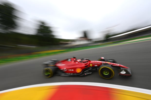 Charles Leclerc al seu Ferrari divendres.
