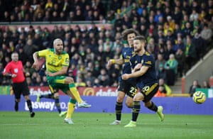 Pukki scores the opener for Norwich.
