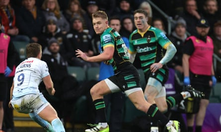 Fin Smith takes on Tom Cairns