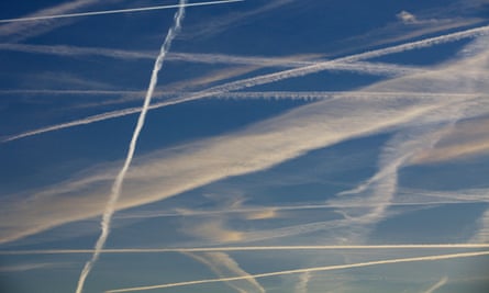 Vapour trails from passing planes