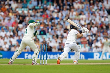 Moeen Ali swings one too many times. He’s gone for a very entertaining 34.