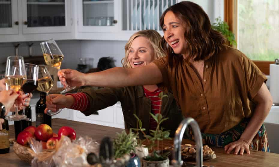 Amy Poehler and Maya Rudolph in Wine Country