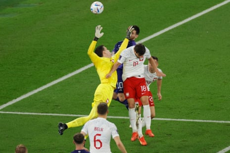 Poland v Argentina: World Cup 2022 – live | World Cup 2022 11 Oh, so that’s a foul.