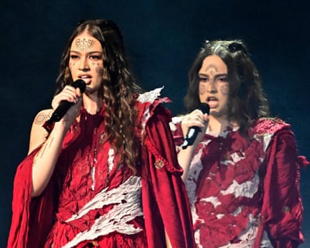 Lelek performing at Eurovision.