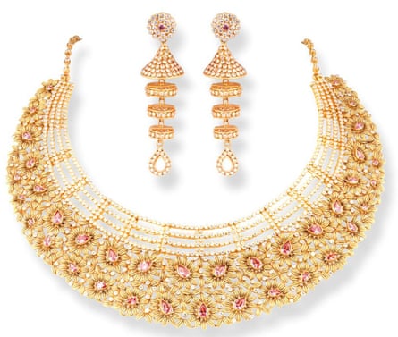 A 22-carat gold heritage bridal jewellery set by Minar Jewellers.