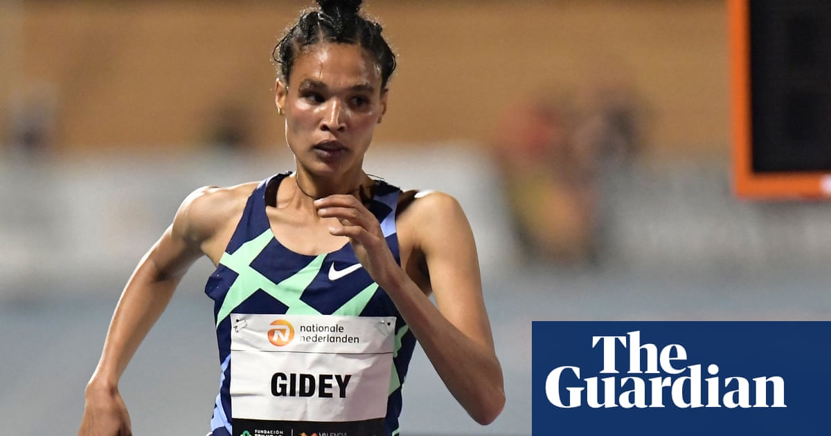 Letesenbet Gidey breaks two-day-old 10,000m world record in super spikes