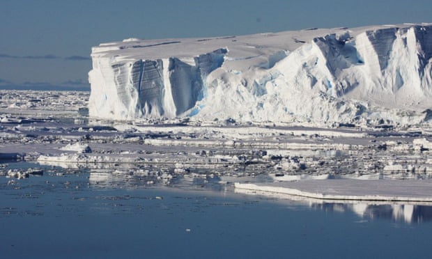 The warming of the Southern Ocean is resulting in glaciers sliding into the sea increasingly rapidly.
