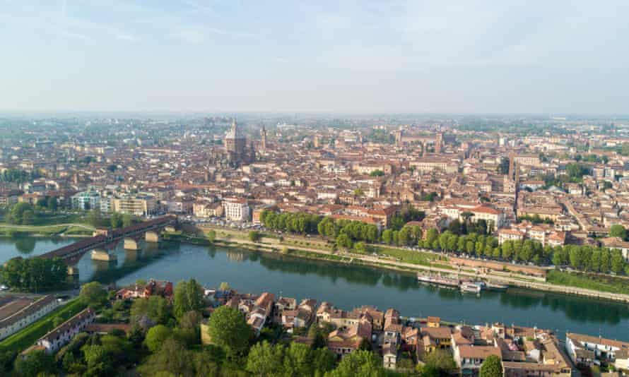 Pavia is wealthy, but its population has been shrinking since the 1970s.