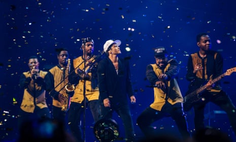 Review: Bruno Mars makes 'Magic' on throwback third album