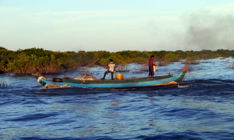 Fishermen at work on Tonlé Sap lake, Cambodia