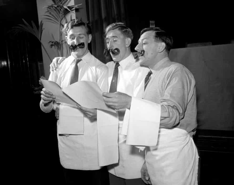 Generating the sort of publicity only badly-spent money can buy | Soccer 3 Tony Marchi (left), with Danny Blanchflower and George Robb in 1956, preparing for a children’s charity performance. RIP.