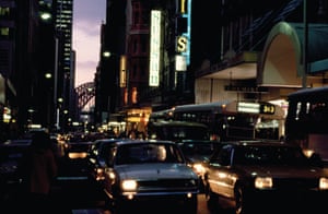 Cars on Pitt Street during the evening peak at dusk in 1981