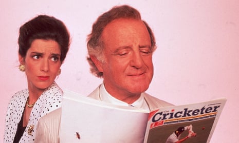 David Swift as the GlobeLink News presenter Henry Davenport, with Victoria Wicks as Sally Smedley, in Drop the Dead Donkey, which ran for six series between 1990 and 1998
