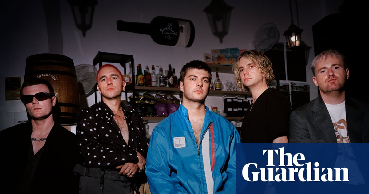 «Το mainstream ήρθε σε αυτούς»: πώς πήγε η Fontaines DC από τα καταδυτικά μπαρ του Δουβλίνου σε γήπεδα με τίτλο;