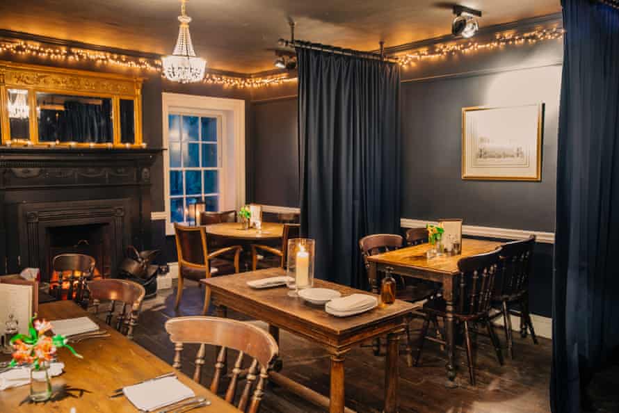 La salle à manger à l'étage du Ram Inn