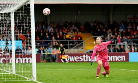 West Ham’s Kinga Szemik is beaten by Rusul Kafaji’s shot.