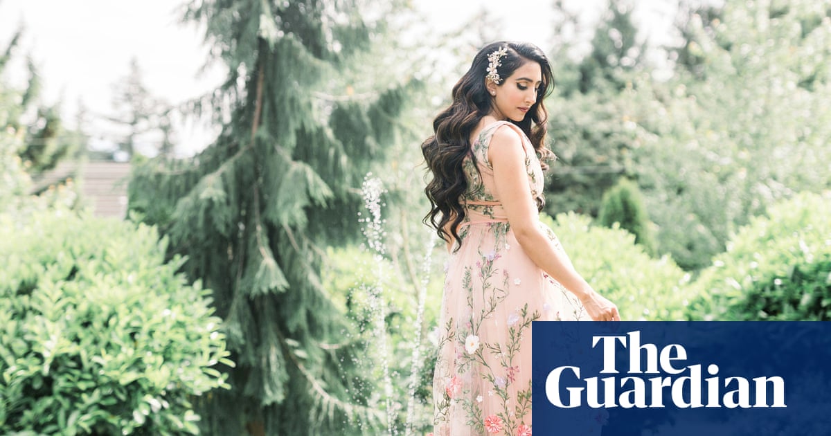 ‘I chose red’: why these brides ditched the white wedding dress for colorful gowns | Well actually ‘I chose red’: why these brides ditched the white wedding dress for colorful gowns | Well actually