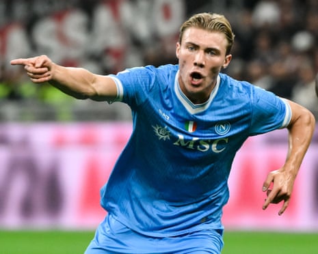 Rasmus Højlund and Napoli face Sporting at home this evening.