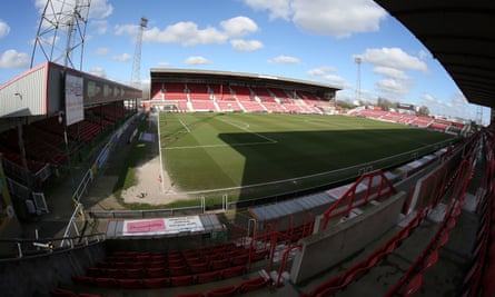 Le stade de Swindon, le County Ground.  Le club envisage de réaménager le terrain dans une optique environnementale.