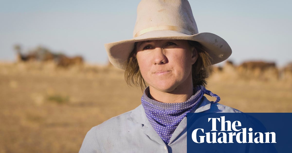 Drought-stricken farmers challenge Coalition's climate change stance in TV ad