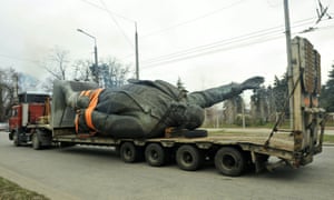 A truck carries a dismantled statue of Lenin in Zaporizhia, Ukraine.