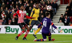 Danny Welbeck scores for Arsenal v Southampton