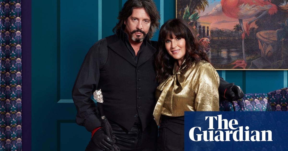 Changing Rooms returns … and Laurence Llewelyn-Bowen’s back to his peacocking best