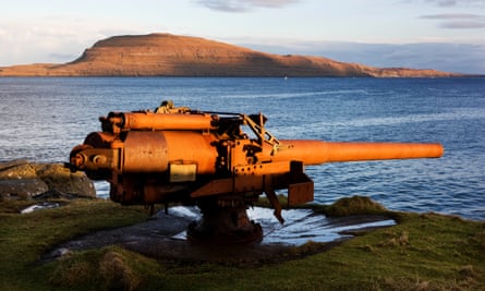 A British naval gun from the second world war on Streymoy.