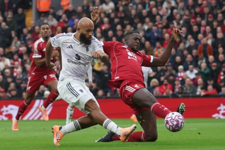 Bryan Mbeumo holds off the challenge of Ibrahima Konaté to score Manchester United’s first goal.