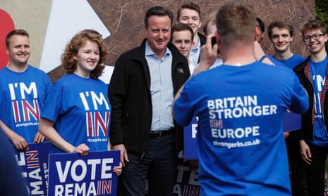 David Cameron with Remain supporters