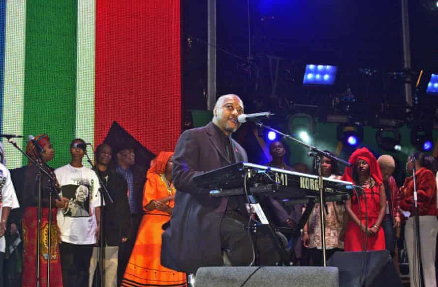 At the South Africa ‘Freedom Day’ concert in Trafalgar Square in 2001.
