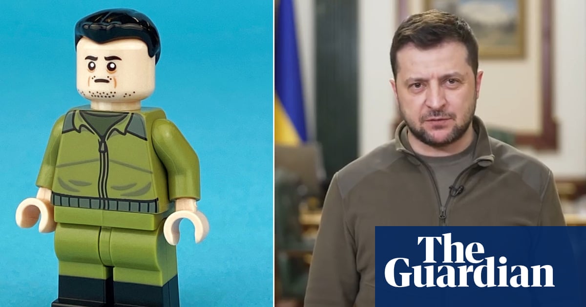 Chicago artist raises funds for Ukraine by selling Zelenskiy Lego figures