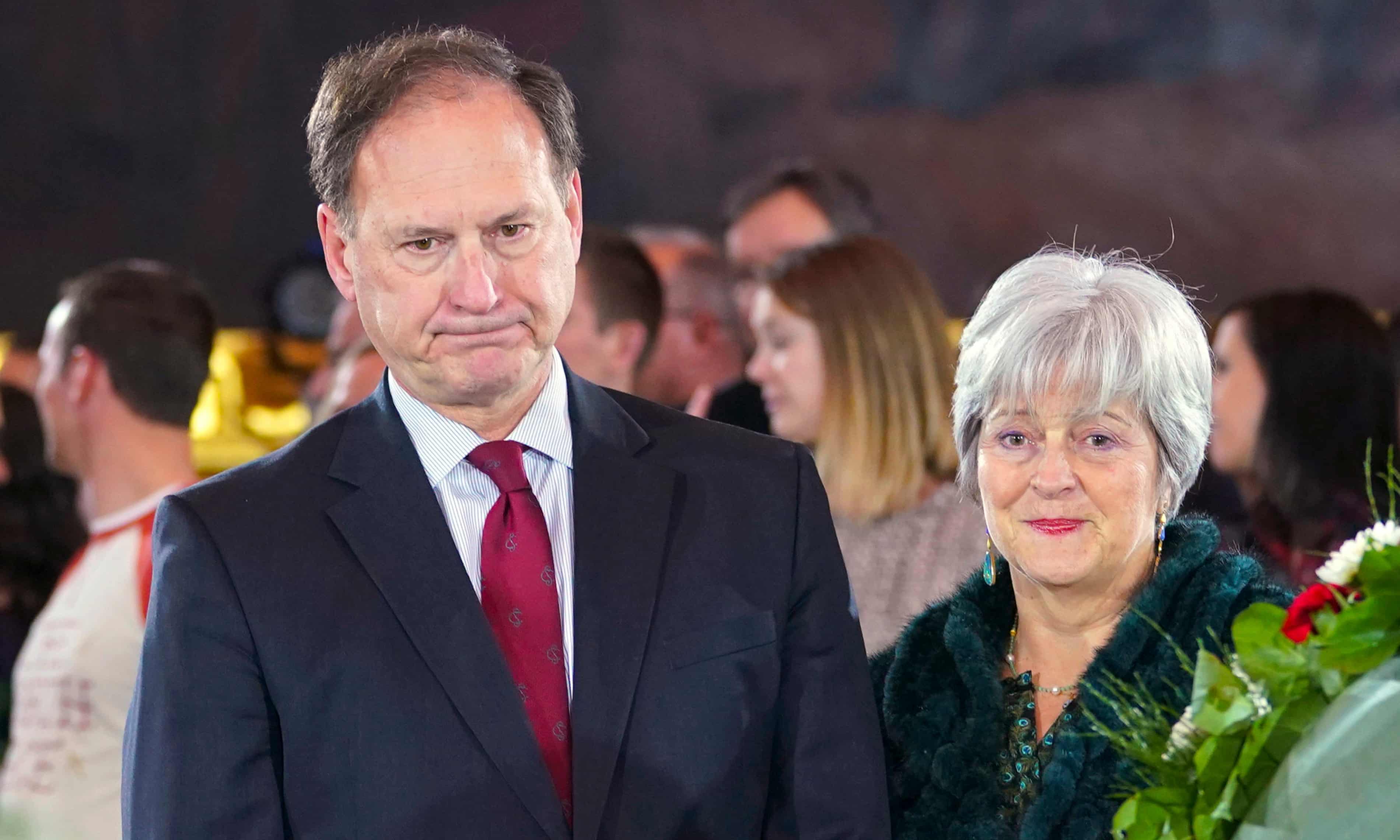 Samuel Alito’s wife claimed upside-down flag was ‘international sign of distress’ (theguardian.com)