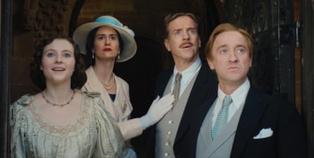 Thomasin McKenzie, Katherine Waterston, Damian Lewis and Tom Felton