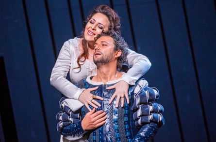 Maria Agresta (Desdemona) with Jonas Kaufmann as Otello.