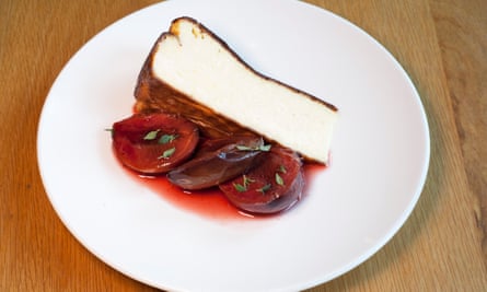 ‘Roasted with thyme’: cheesecake with plums.