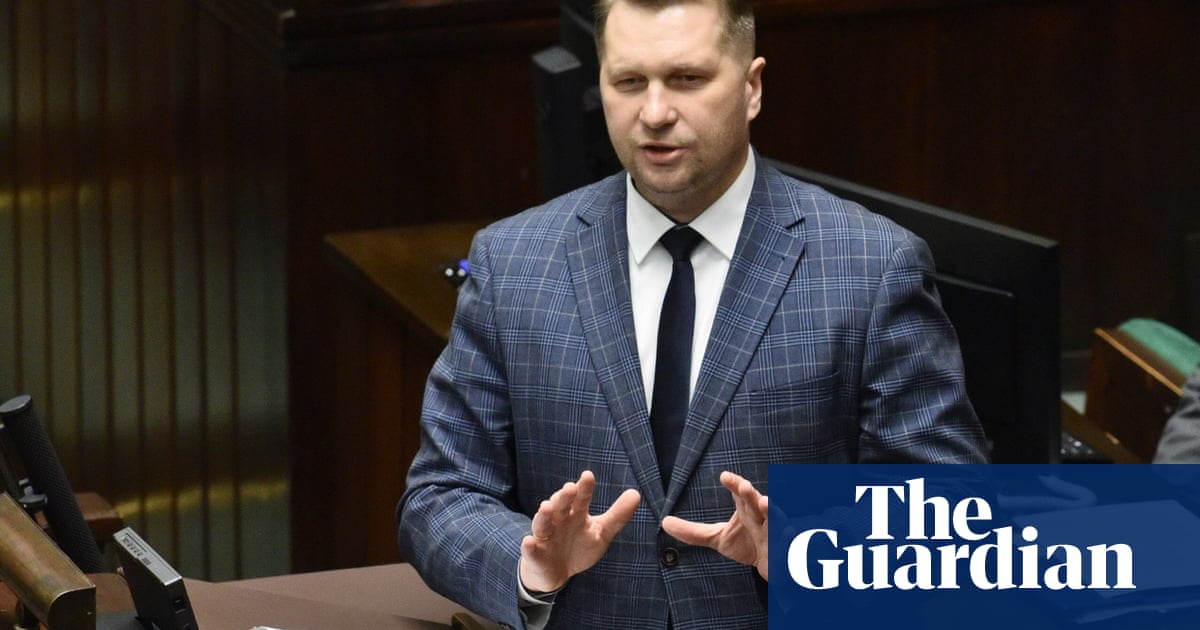 Polish lawmakers pass bill to step up government control of schools