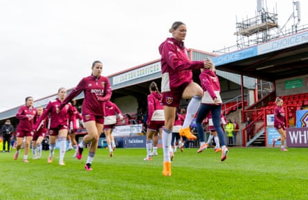 Verena Hanshaw warms up before the Women’s Super League match between West Ham and Everton.