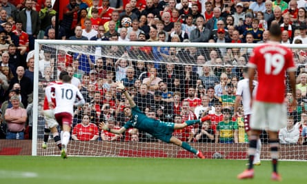 Manchester United’s Bruno Fernandes sends his added-time penalty over the bar