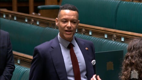 Anti-monarchy Labour MP has to retake oath after omitting a part of it as protest