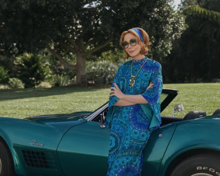 Allison Janney stars as Evelyn Rollins in Palm Royale.