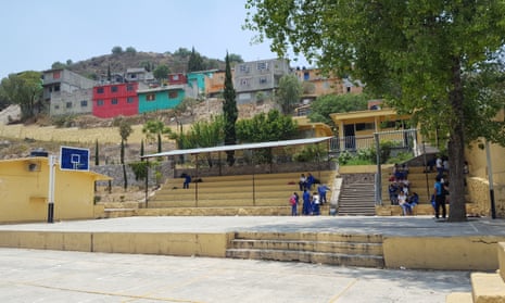 ‘En pleno cinturón de pobreza’: escuela primaria Ángel Albino Corzo en Buena Vista, Estado de México. 