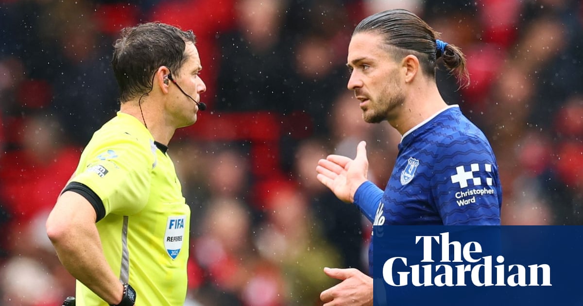 Liverpool Manager Arne Slot Defends Referee's Stoppage Time in Merseyside Derby Victory over Everton