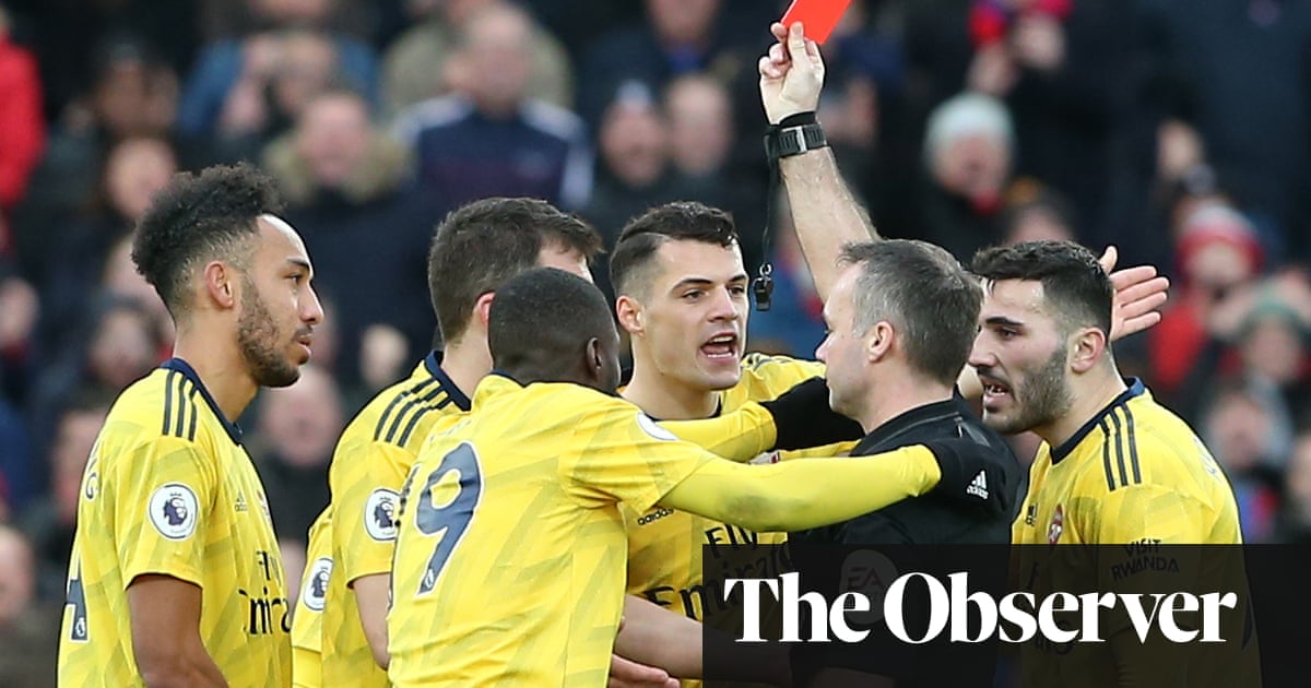 Aubameyang scores and sees red as Arsenal draw at Crystal Palace